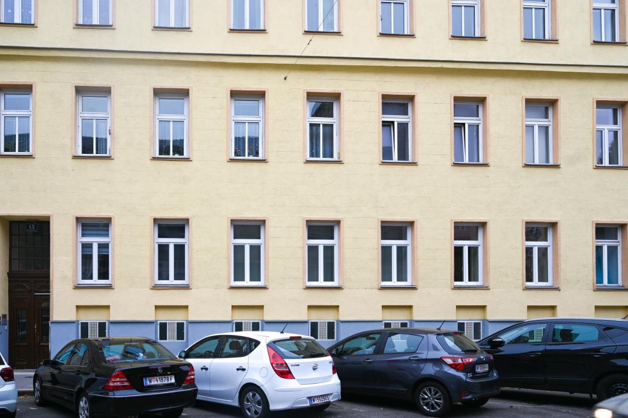 Bright Duplex Danube Canal Wien